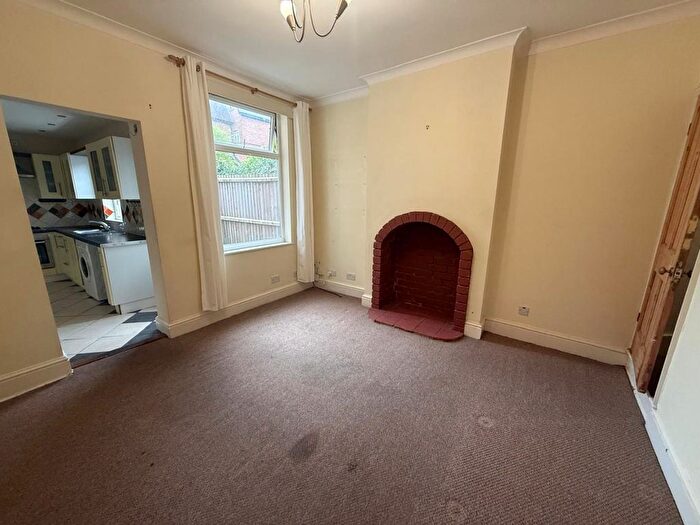2 Bedroom End Terrace House To Rent In Hartledon Road, Birmingham, B17