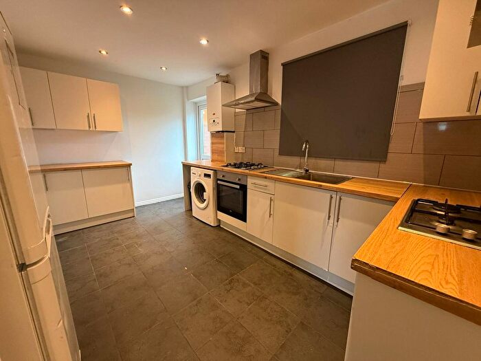 4 Bedroom End Terrace House To Rent In Sparrow Farm Drive, Feltham, TW14