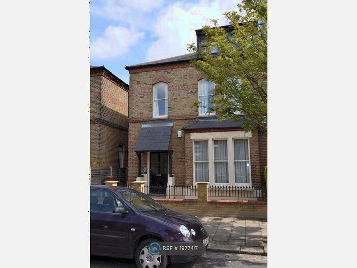 2 Bedroom Flat To Rent In Finsbury Park Road, London, N4