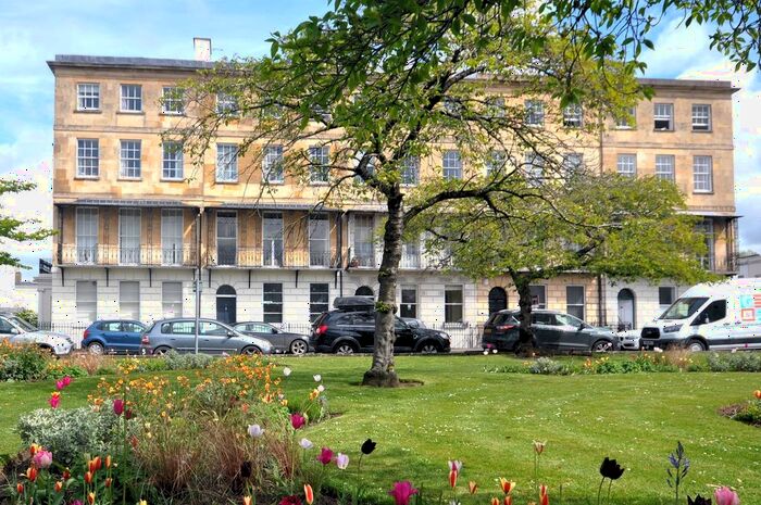 2 Bedroom Flat To Rent In Berkeley Place, Cheltenham, GL52