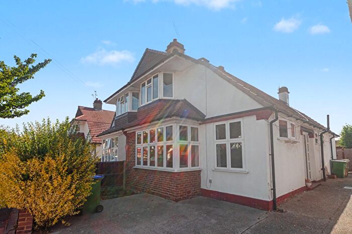 3 Bedroom Semi-Detached House For Sale In Crombie Road, Sidcup, DA15