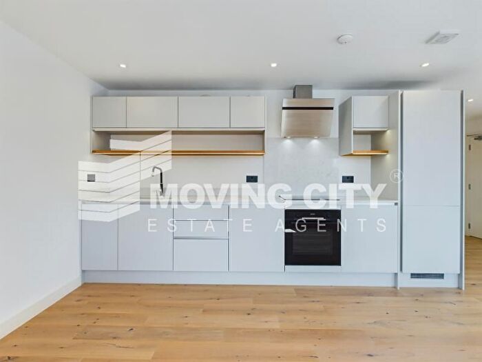 2 Bedroom Flat To Rent In Pembury Apartments, Brentwood, Essex, CM14