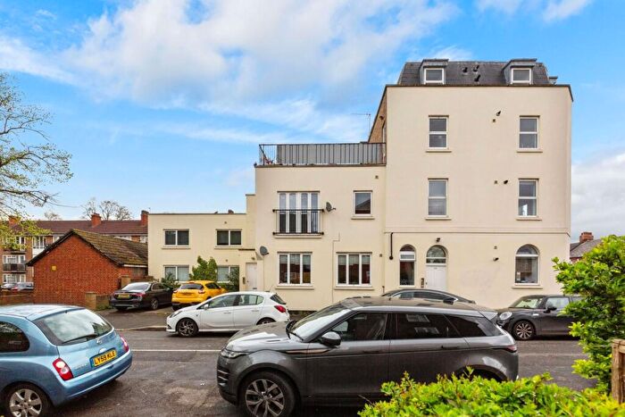 2 Bedroom Flat To Rent In Maple Road, London, SE20