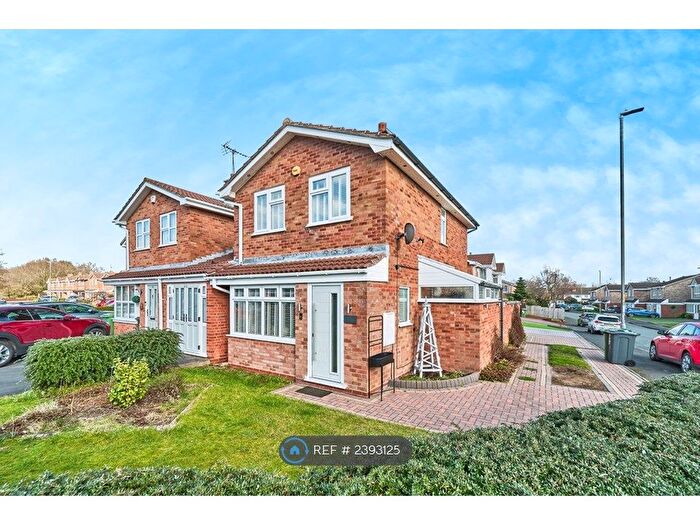 3 Bedroom Detached House To Rent In Highgrove Close, Willenhall, WV12