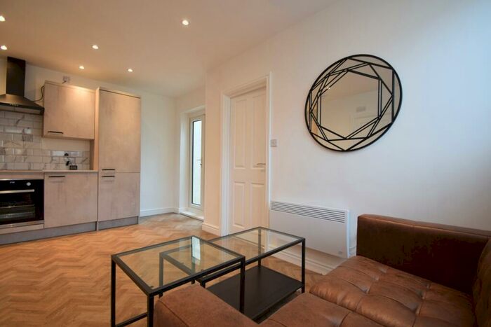 1 Bedroom Flat To Rent In Clifton Street, Cardiff, CF24