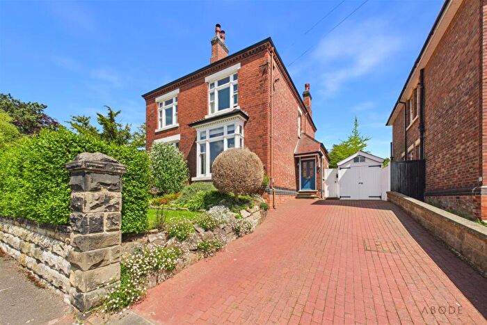 4 Bedroom Detached House For Sale In Hamilton Road, Stapenhill, DE15