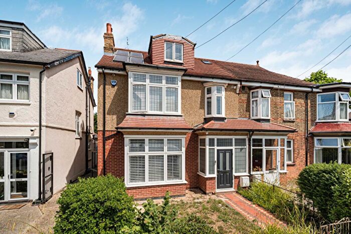 5 Bedroom Semi-Detached House For Sale In Edenbridge Road, London, EN1