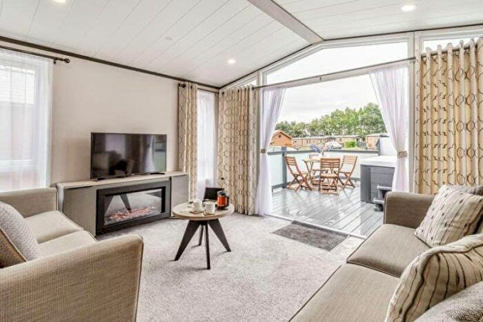 2 Bedroom Lodge For Sale In Willow Pastures Country Park, Skirlaugh, Hull, East Riding Of Yorkshire, HU11