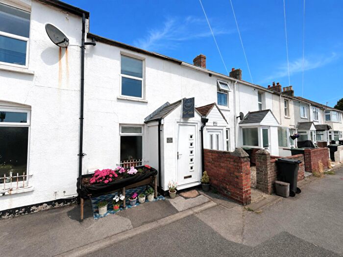 2 Bedroom Terraced House For Sale In Chickerell Road, Weymouth, DT4