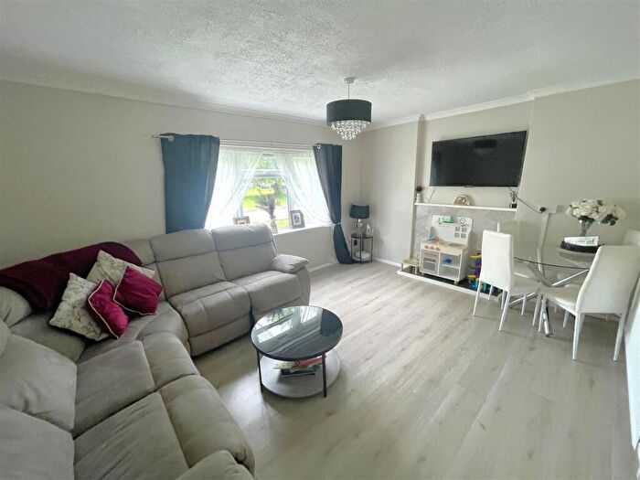 2 Bedroom Flat To Rent In Clevedon Square, Somerset Road, Cheltenham, GL51