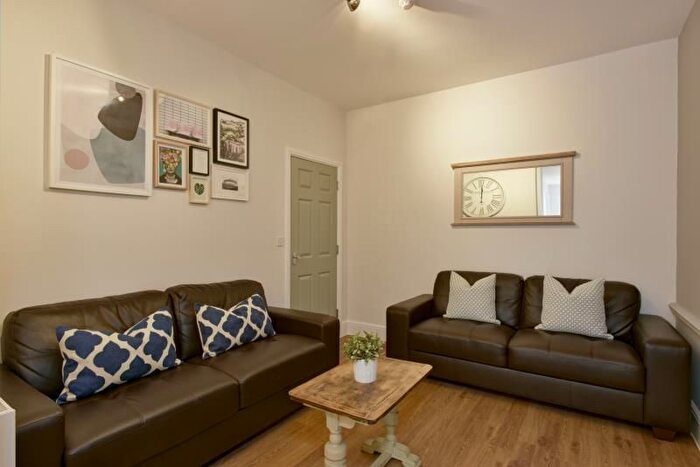 6 Bedroom Terraced House To Rent In Monks Road, Exeter, EX4