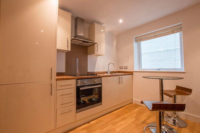 Studio To Rent In Victoria Road, Swindon, SN1