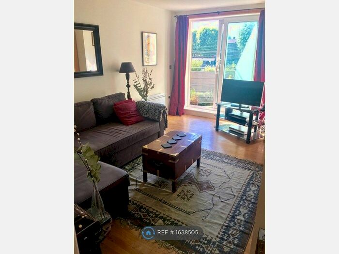 2 Bedroom Flat To Rent In Hereford Road, London, E3