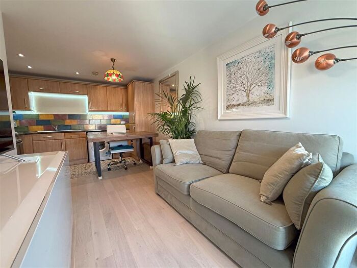 2 Bedroom Flat To Rent In Bedford Street, Leamington Spa, CV32