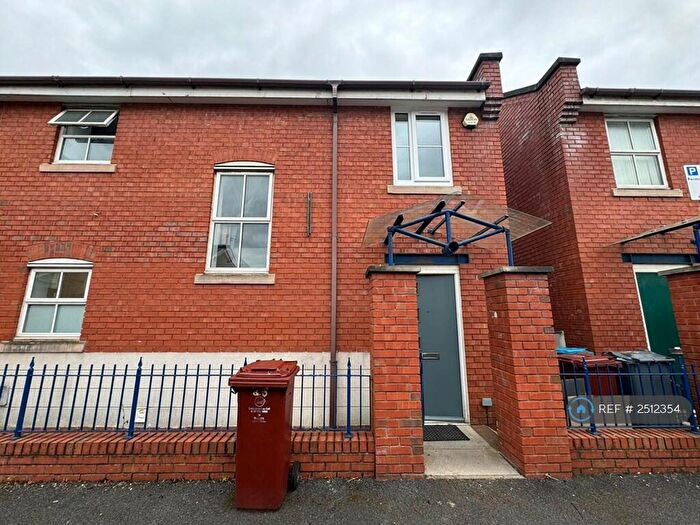 4 Bedroom Semi-Detached House To Rent In Blanchard Street, Manchester, M15