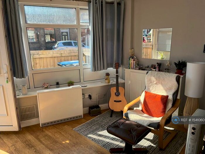 1 Bedroom Flat To Rent In Factory Road, Hinckley, LE10