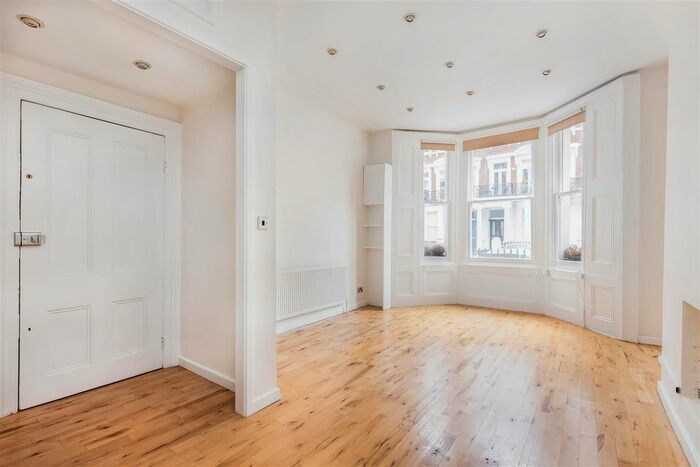 1 Bedroom Flat To Rent In Maclise Road, London, W14