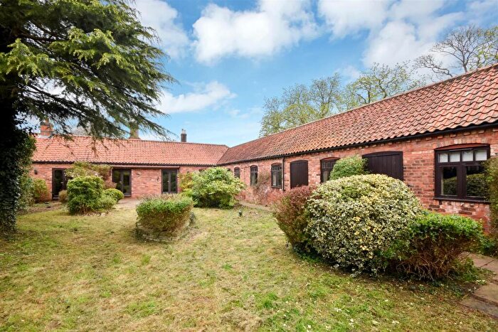3 Bedroom Barn Conversion For Sale In Cromwell Farm Close, Cromwell, NG23