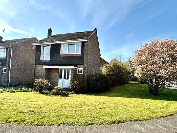 3 Bedroom Detached House For Sale In Queens Drive, Sedgefield, TS21