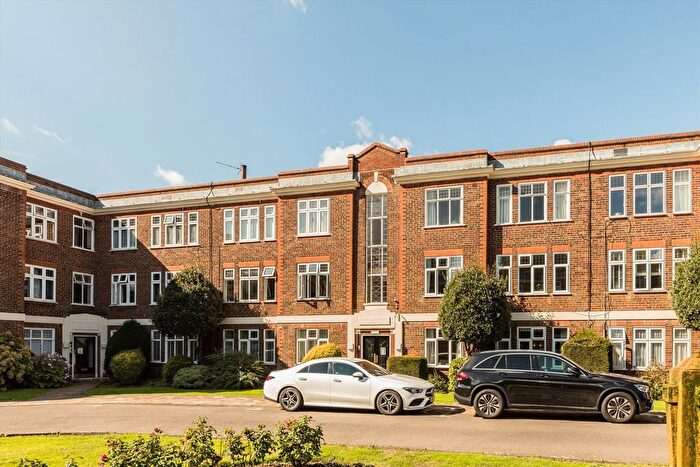 2 Bedroom Flat To Rent In Hamilton Road, London, W5