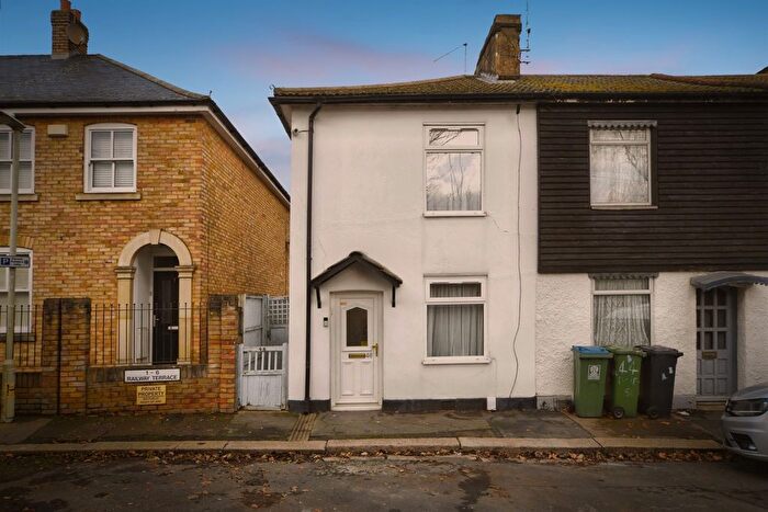 2 Bedroom End Terrace House For Sale In Bedford Street, Watford, WD24