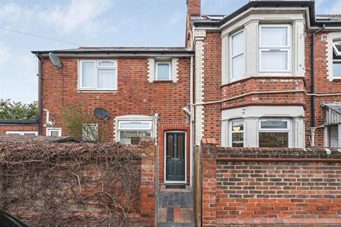 1 Bedroom Apartment For Sale In Grovelands Road, Reading, RG30