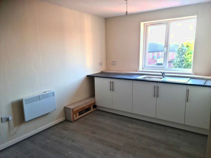 Studio To Rent In Glascote Rd, Tamworth, B77