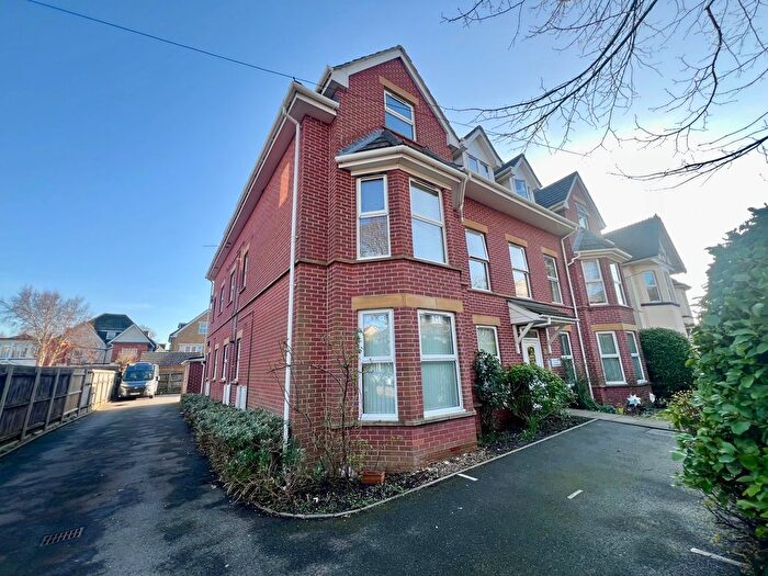 2 Bedroom Flat To Rent In Hawkwood Road, Bournemouth, BH5