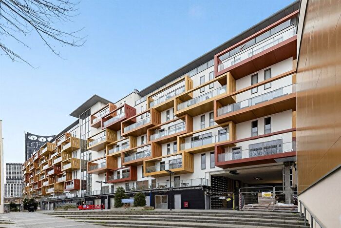 2 Bedroom Flat For Sale In Crampton Street, London, SE17