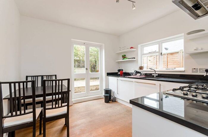 1 Bedroom Flat To Rent In New Kings Road, Parsons Green, London, SW6