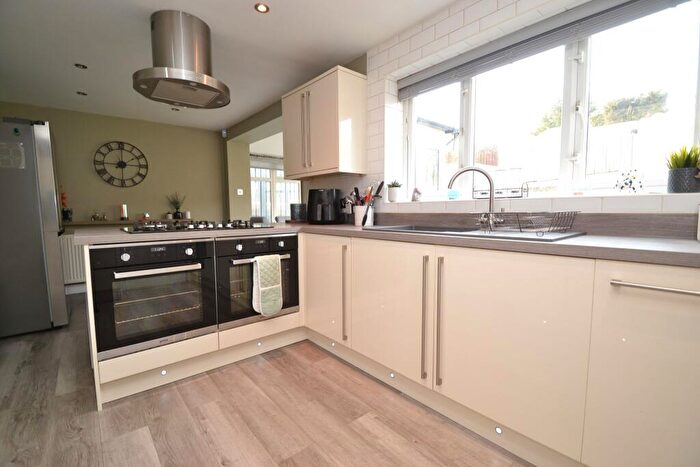 5 Bedroom Detached House For Sale In Croftlands, Idle, BD10
