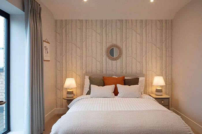 4 Bedroom Property For Sale In Frankum Mews, Wood Green, N22