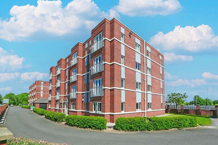 2 Bedroom Apartment For Sale In Forebay Drive, Irlam, Manchester, M44