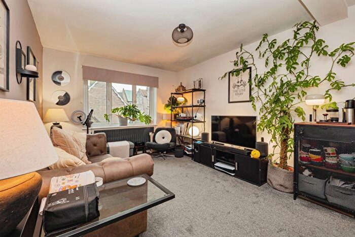 1 Bedroom Flat For Sale In Royal Mews, Dorchester, DT1