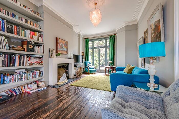 5 Bedroom Semi-Detached House To Rent In Sellons Avenue, London, NW10