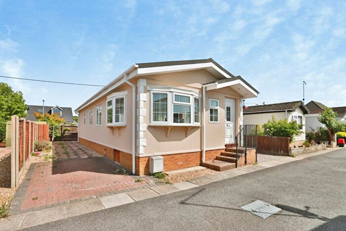 3 Bedroom Park Home For Sale In Pilgrims Park, Southampton Road, Ringwood, Hampshire, BH24