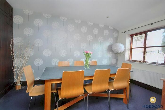 2 Bedroom Cottage For Sale In School Lane, Walton, Wakefield, WF2
