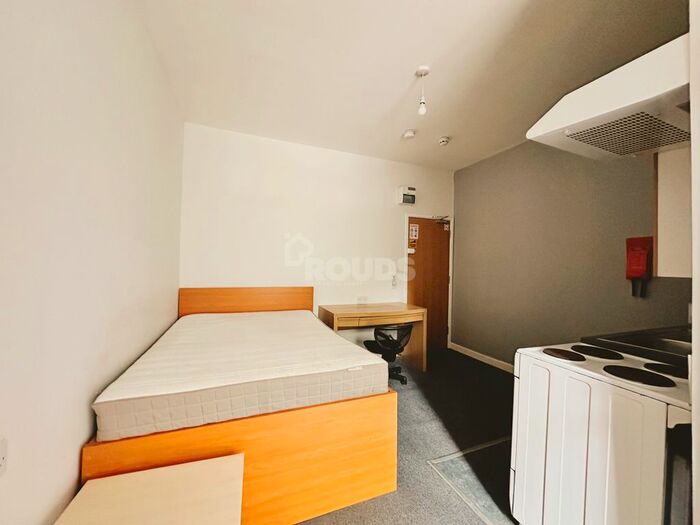 Studio To Rent In - Manor Road, Coventry, West Midlands, CV1