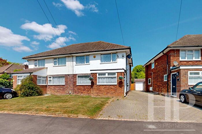 3 Bedroom Semi-Detached House For Sale In Parkway, Crawley, RH10