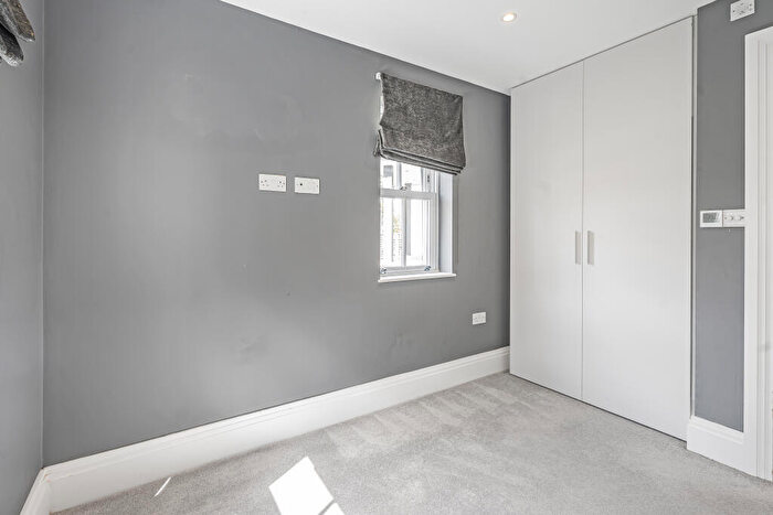 2 Bedroom Apartment To Rent In Bell Lane, Brookmans Park, AL9