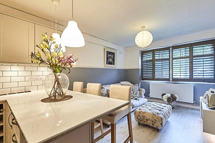 2 Bedroom Flat To Rent In Westcombe Park Road, London, SE3