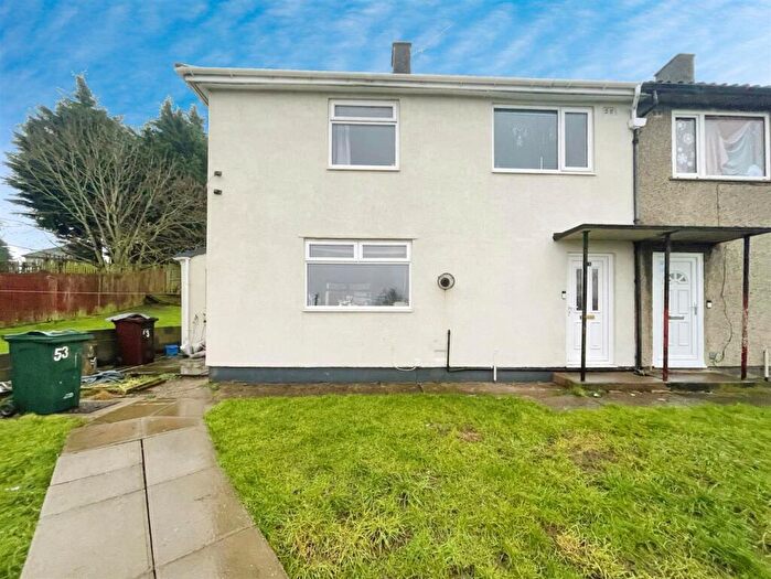 3 Bedroom Semi Detached House For Sale In Rowantree Drive Bradford, BD10