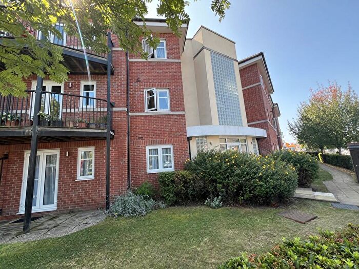 2 Bedroom Apartment To Rent In Viewpoint Court, Elm Park Road, Pinner, HA5