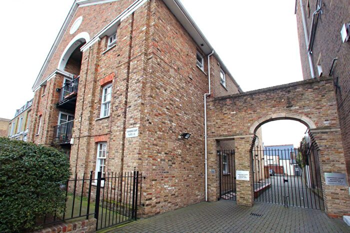 2 Bedroom Flat To Rent In Stoke Newington Church Street, London, N16