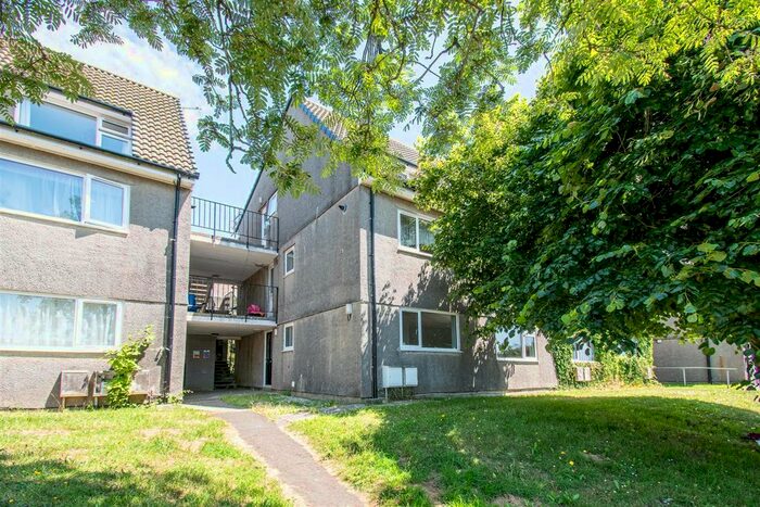 3 Bedroom Flat To Rent In Sunrising, Looe, PL13