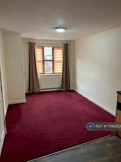 2 Bedroom End Of Terrace House To Rent In Princes Mews, Newport, NP19