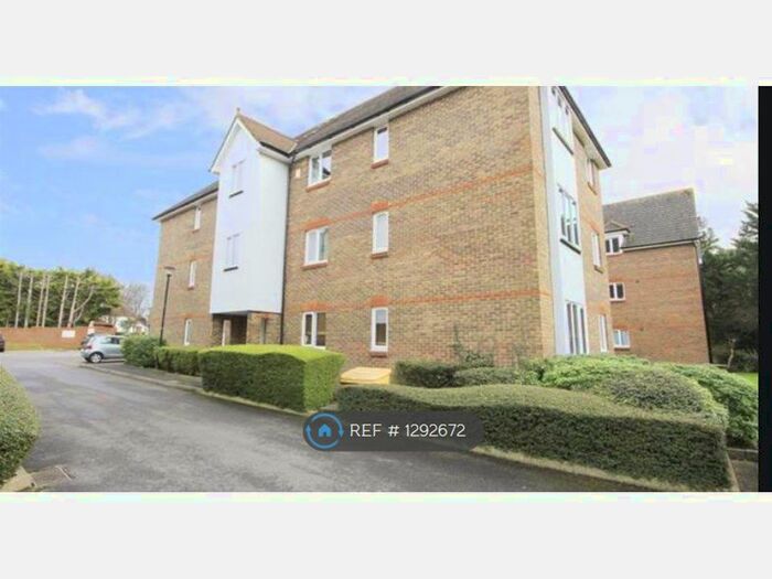 2 Bedroom Flat To Rent In Granville Place, Pinner HA5