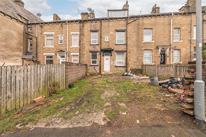 4 Bedroom Terraced House For Sale In Oak Street, Elland, HX5