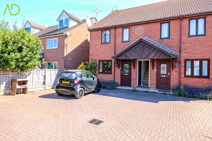 1 Bedroom Maisonette To Rent In Haward Road, Hoddesdon, EN11