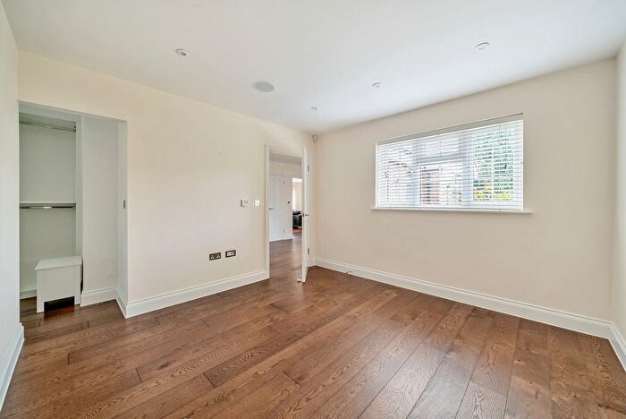 2 Bedroom Bungalow For Sale In Russington Road, Shepperton, TW17
